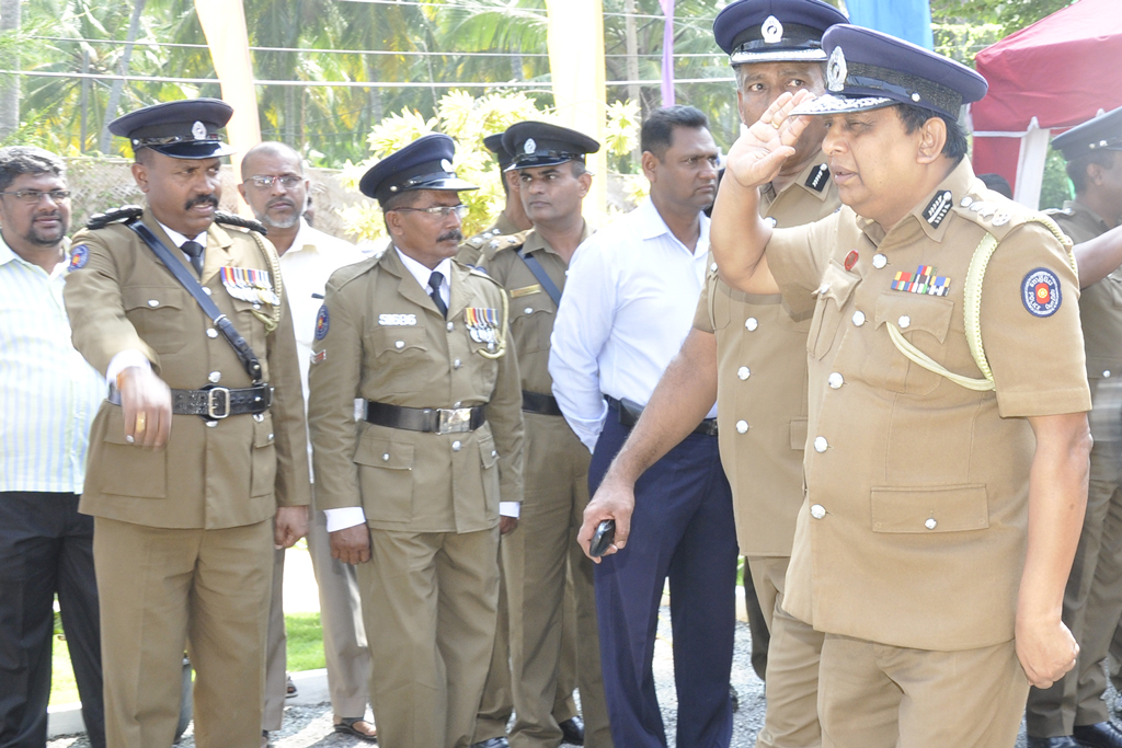 ලංකාවේ අපරාධ වලින් 45% සිදුවන්නේ බස්නාහිර පළාතේ ලංකාවේ අපරාධ වලින් 45% සිදුවන්නේ බස්නාහිර පළාතේ
