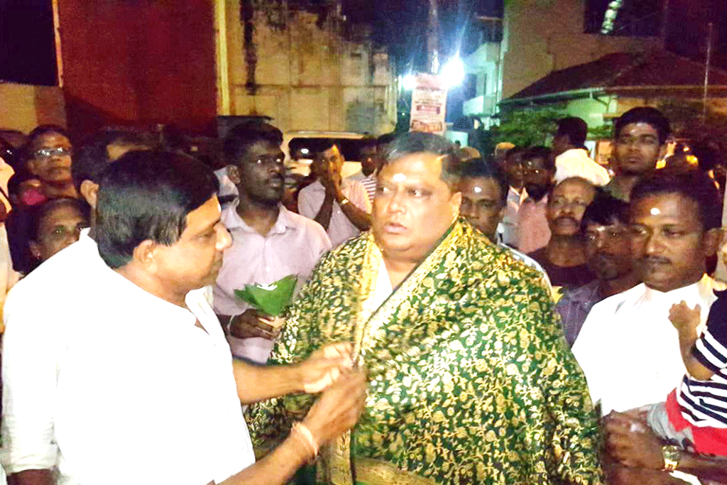සිත්ති විනයාගර් කෝවිලේ විශේෂ දේව පුජාවක් සිත්ති විනයාගර් කෝවිලේ විශේෂ දේව පුජාවක්