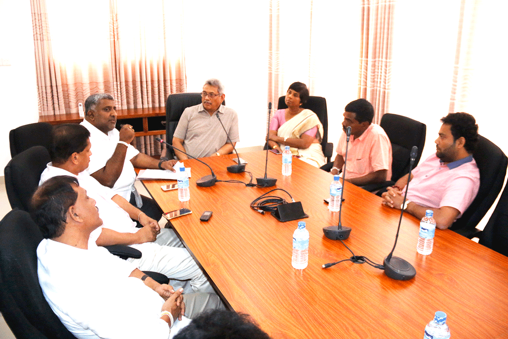 ගෝඨාභය ගම්පහින් දේශපාලන කටයුතු පටන්ගනී ගෝඨාභය ගම්පහින් දේශපාලන කටයුතු පටන්ගනී