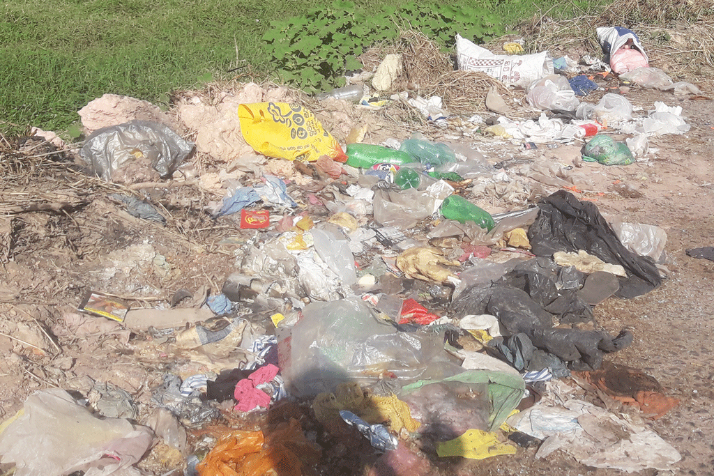 මන්ත්රී දීමනාව කෝටියක් – කටානේ පාරවල්වල ගදගහන කුනුකදු මන්ත්රී දීමනාව කෝටියක් – කටානේ පාරවල්වල ගදගහන කුනුකදු