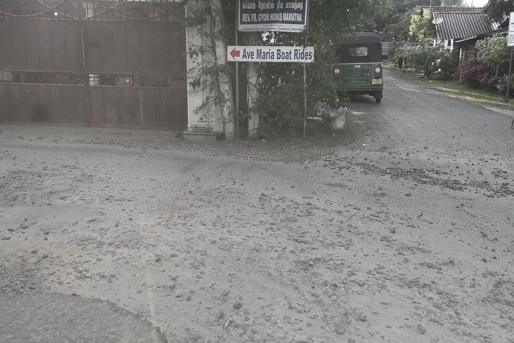 කඩොල්කැලේ දේවස්ථානයට යන පාර හදන්නේ කවදාද ? කඩොල්කැලේ දේවස්ථානයට යන පාර හදන්නේ කවදාද ?