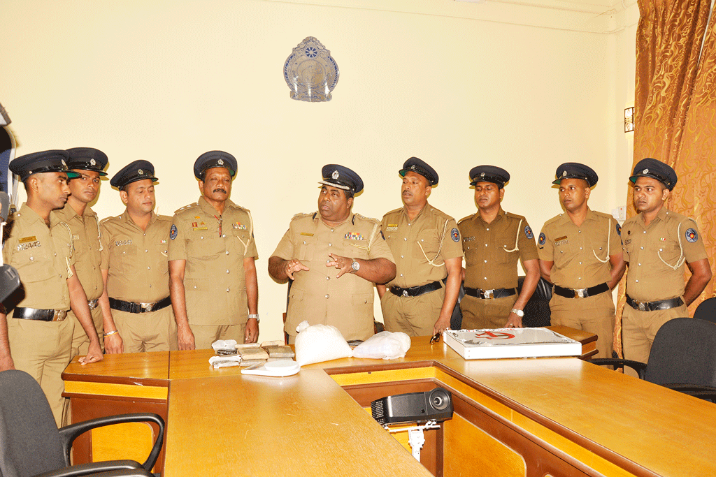 මදුෂ් ගේ කෝටි අටක කුඩු මීගමුවේ දී අත්අඩංගුවට මදුෂ් ගේ කෝටි අටක කුඩු මීගමුවේ දී අත්අඩංගුවට