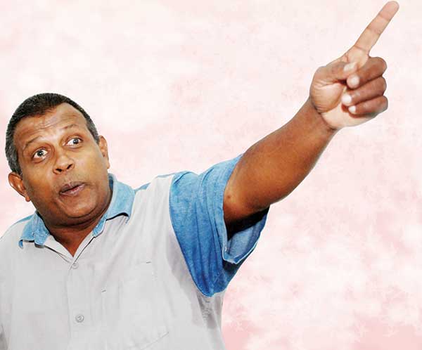 කුඩුකාරයොයි” ගංජාකාරයොයි ගණිකා නිවාස කාරයොයි මේක ආක්රමණය කරලා; ටෙලි නාට්ය කලාව මස්තබාල්දු වෙලා කුඩුකාරයොයි” ගංජාකාරයොයි ගණිකා නිවාස කාරයොයි මේක ආක්රමණය කරලා; ටෙලි නාට්ය කලාව මස්තබාල්දු වෙලා