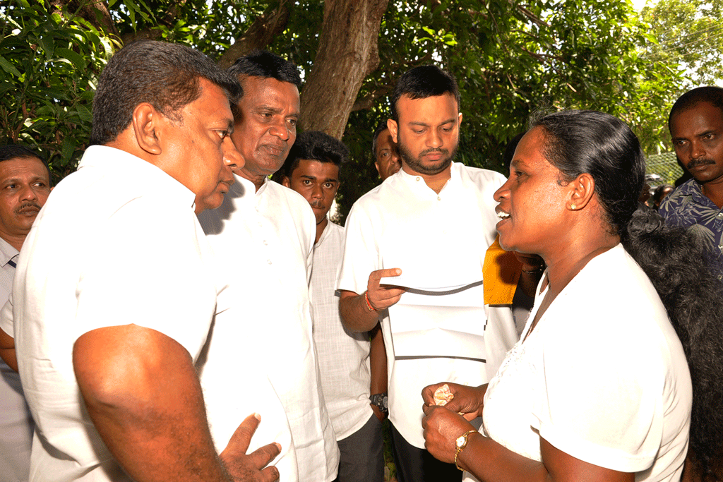 අද රට එල්ටිටිය පැවති කාලයට වඩා භයානක තත්වයක- නියෝජ්ය ඉඩම් ඇමති අද රට එල්ටිටිය පැවති කාලයට වඩා භයානක තත්වයක- නියෝජ්ය ඉඩම් ඇමති