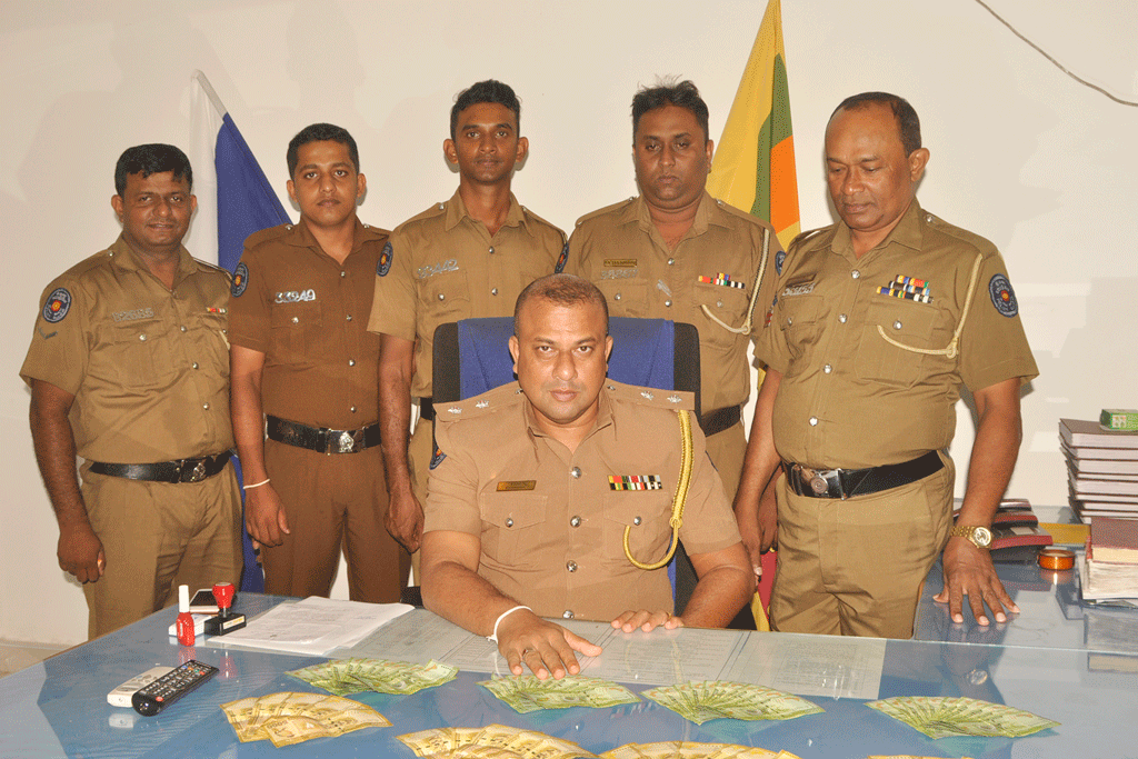 වාහන බ්රෝකර් වෙස්ගෙන මංකොල්ලකෑම් කල කටානේ තුන්දෙනාගේ කල්ලිය රිමාන්ඩ් වාහන බ්රෝකර් වෙස්ගෙන මංකොල්ලකෑම් කල කටානේ තුන්දෙනාගේ කල්ලිය රිමාන්ඩ්