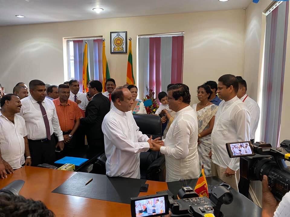 ජනමාධ්ය ඇමති රාජකාරි අරඹයි ජනමාධ්ය ඇමති රාජකාරි අරඹයි