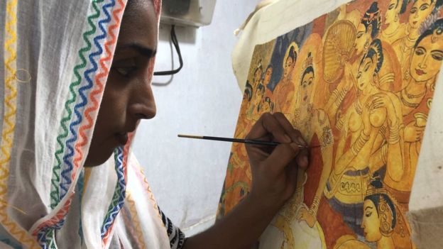 ෆාතිමා නුස්රා: බෞද්ධ සිතුවම් අඳින මුස්ලිම් යුවතිය ෆාතිමා නුස්රා: බෞද්ධ සිතුවම් අඳින මුස්ලිම් යුවතිය