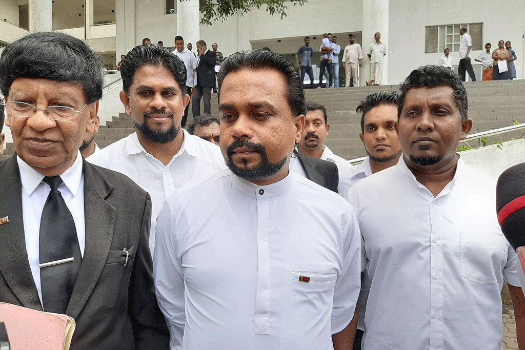 විමල් විරවංශ ඇමතිතුමාට මීගමුවේදී ස්මාර්ට් මාධ්ය ඇලජික් වෙයි විමල් විරවංශ ඇමතිතුමාට මීගමුවේදී ස්මාර්ට් මාධ්ය ඇලජික් වෙයි
