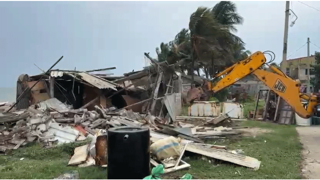 මිගමු වෙරලේ තාවකාලික ඉදිකිරිම ඉවත්කරයි මිගමු වෙරලේ තාවකාලික ඉදිකිරිම ඉවත්කරයි