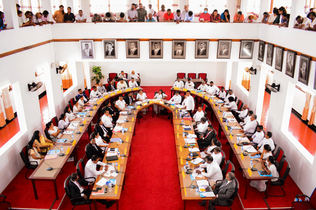 මිගමුව මහා නගර සභාවේ මාලිමා මන්ත්රී වරුන්ට කශේරුකාවක් තිබේද…..? මිගමුව මහා නගර සභාවේ මාලිමා මන්ත්රී වරුන්ට කශේරුකාවක් තිබේද…..?