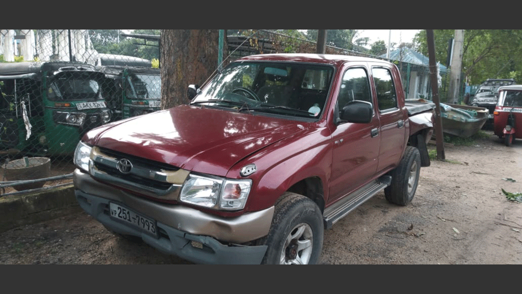 මිගමුව මහනගර සභාවේ ඩබල් කැබ් රථයක් කොච්චිකඩේ පොලිසියේ ………………. මිගමුව මහනගර සභාවේ ඩබල් කැබ් රථයක් කොච්චිකඩේ පොලිසියේ ……………….
