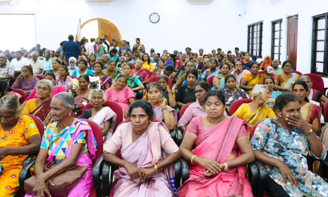 “දෙමළ ජනතාවගේ මානසික තුවාලවලට සැබෑ ඖෂධය ආදරයයි !” – අමාත්ය රාමලිංගම් චන්ද්රසේකර “දෙමළ ජනතාවගේ මානසික තුවාලවලට සැබෑ ඖෂධය ආදරයයි !” – අමාත්ය රාමලිංගම් චන්ද්රසේකර