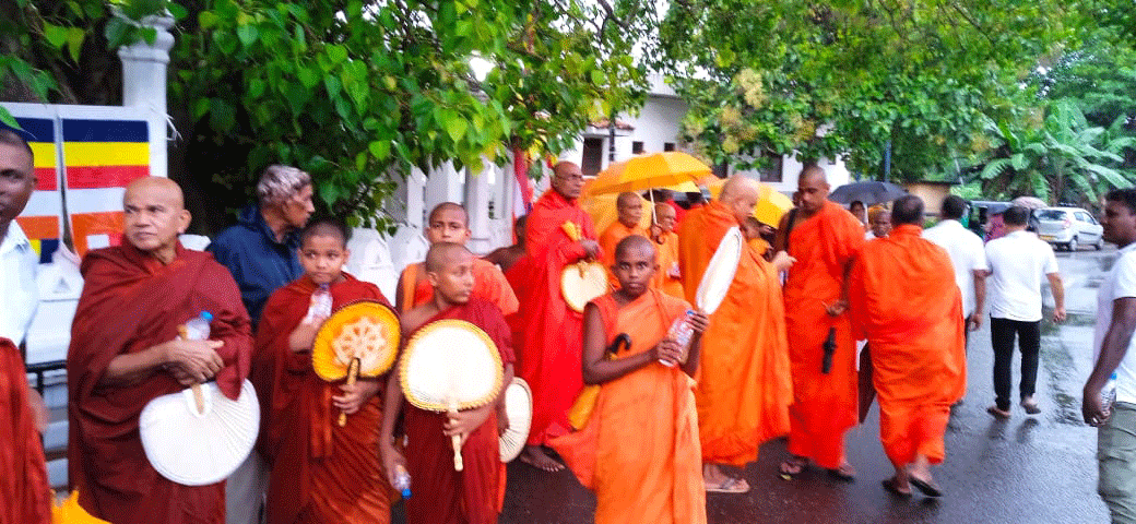 ඥානසාර හිමියන්ගේ සිවුර ඉවත්කිරීම – මීගමුවේ විරෝධය ඥානසාර හිමියන්ගේ සිවුර ඉවත්කිරීම – මීගමුවේ විරෝධය
